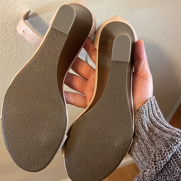 New Wedge Ankle strapped heels cream color - Picture 3 of 6